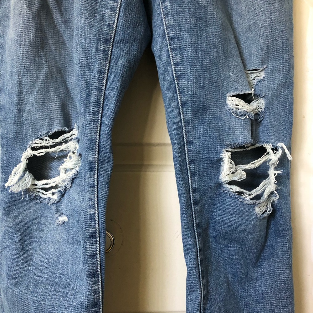 Levi’s Blue Ripped Jeans - Picture 4 of 8